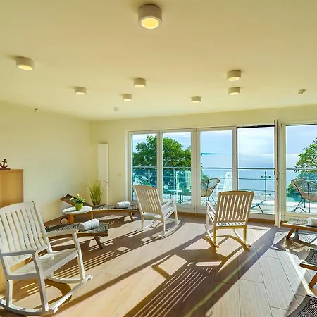 Beachside 3*
