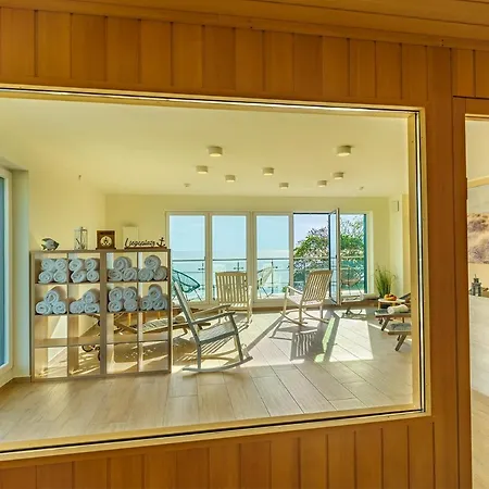 Beachside 3*